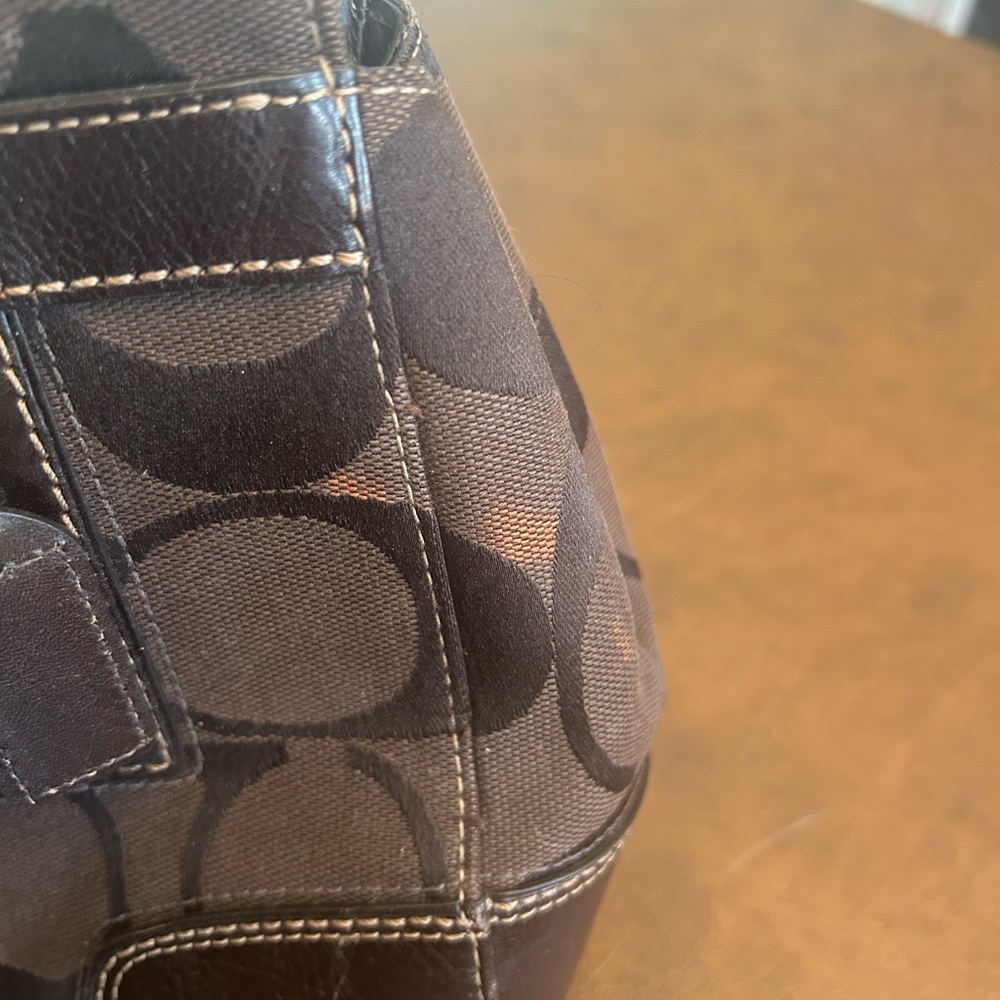 Coach Hampton Brown Signature Handbag - Picture 4 of 13